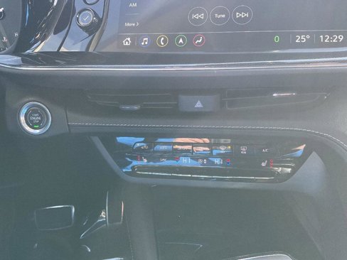 Used 2022 Buick Envision Essence w/ Technology Package I image 11