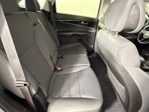 Used 2016 Kia Sorento LX w/ LX Convenience Package image 13
