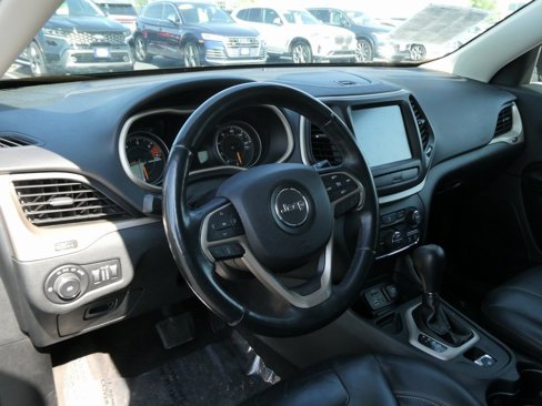 Used 2016 Jeep Cherokee Limited image 32
