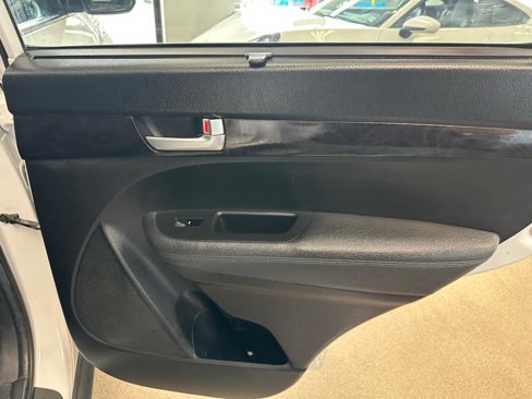 Used 2014 Kia Sorento LX image 30