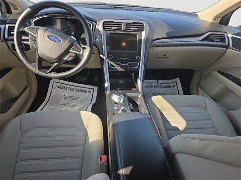 Used 2020 Ford Fusion SE image 10