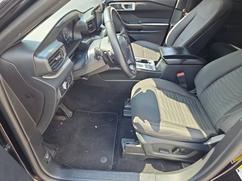 Used 2020 Ford Explorer XLT image 19