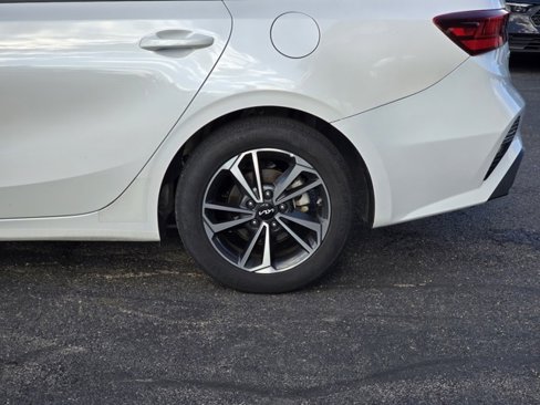 Used 2024 Kia Forte LXS image 13