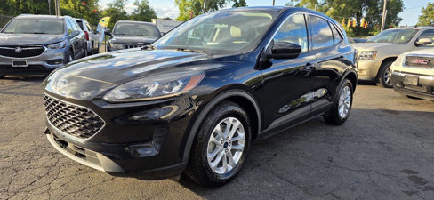 Used 2020 Ford Escape SE image 1