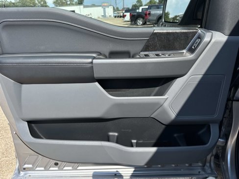 Used 2022 Ford F150 XLT w/ Equipment Group 302A High image 17