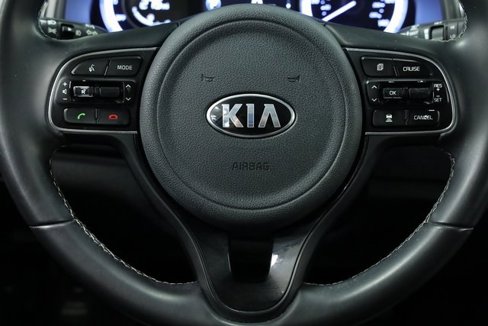 Used 2017 Kia Niro EX image 11