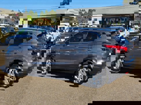Used 2019 Nissan Rogue Sport S image 25