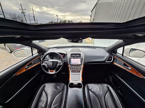 Used 2019 Lincoln Nautilus Reserve image 10