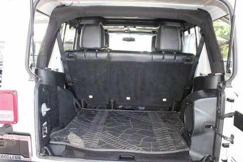 Used 2014 Jeep Wrangler Unlimited Rubicon image 50