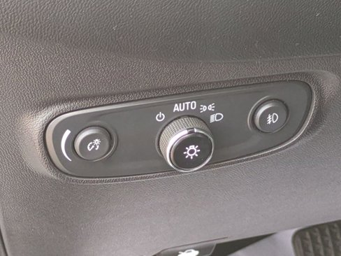 Certified 2021 Chevrolet Equinox LT image 18