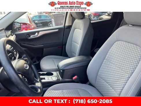 Used 2020 Ford Escape SE image 7