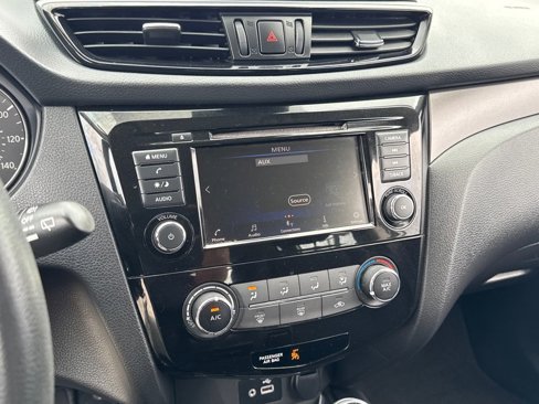 Used 2020 Nissan Rogue Sport S image 20