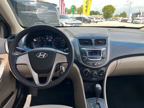 Used 2015 Hyundai Accent GLS image 17