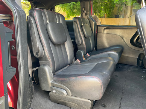 Used 2018 Dodge Grand Caravan GT image 40