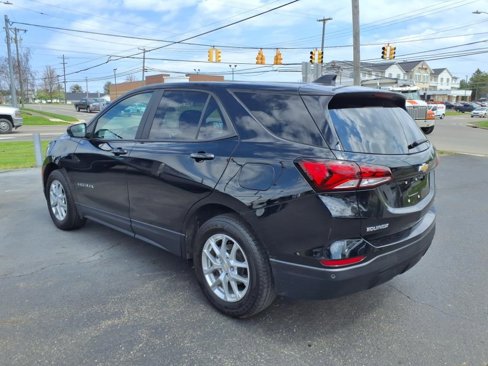 Used 2022 Chevrolet Equinox LS w/ LS Convenience Package image 3