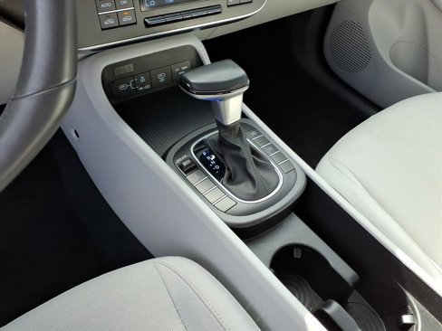 Used 2025 Hyundai Kona SEL image 16