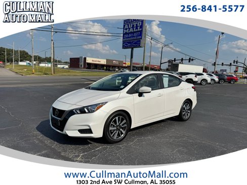 Used 2022 Nissan Versa SV image 1