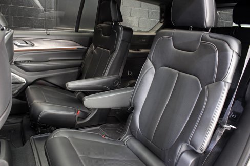 Used 2021 Jeep Grand Cherokee L Overland w/ Advanced Protech Group III image 39