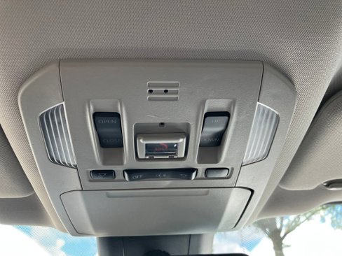 Used 2020 Toyota Highlander XLE image 27