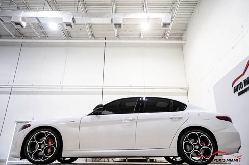 Used 2022 Alfa Romeo Giulia Veloce image 18