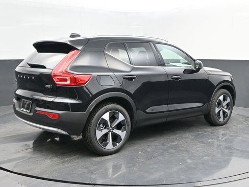 New 2025 Volvo XC40 B5 Core w/ Protection Package Premier image 7