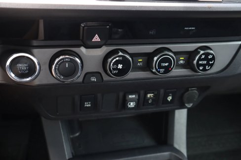 Used 2018 Toyota Tacoma TRD Sport image 15