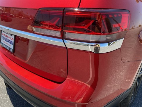 Certified 2022 Volkswagen Atlas SE image 12