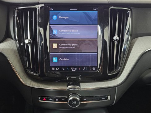 Used 2025 Volvo XC60 B5 Plus image 19
