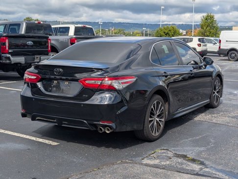 Used 2018 Toyota Camry L image 3