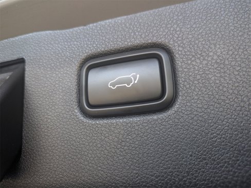 Used 2017 Kia Sorento SX image 32