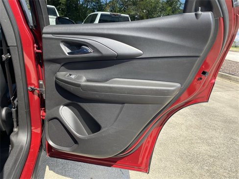 Used 2021 Chevrolet TrailBlazer RS w/ Technology Package image 30