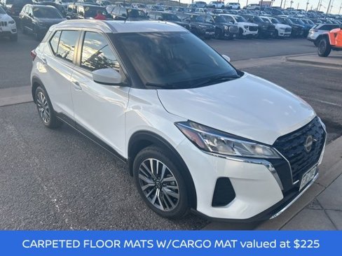 Used 2022 Nissan Kicks SV image 3