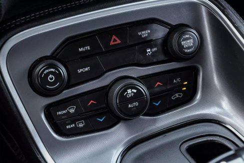 Used 2019 Dodge Challenger SXT image 27