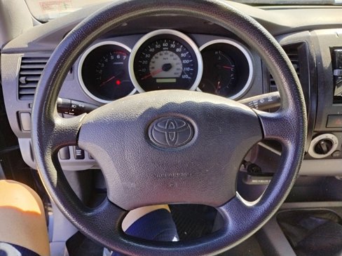 Used 2005 Toyota Tacoma 4x4 Regular Cab image 10
