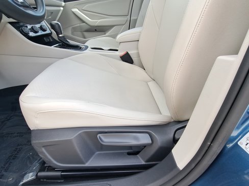 Used 2019 Volkswagen Jetta SE w/ Cold Weather Package image 25