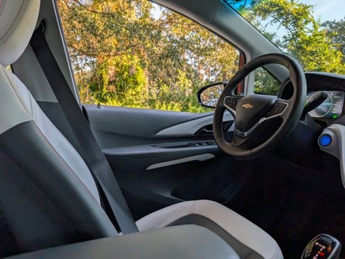 Used 2021 Chevrolet Bolt Premier w/ Infotainment Package image 12