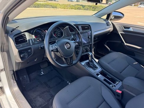 Used 2019 Volkswagen e-Golf SE w/ Driver Assistance Package image 6