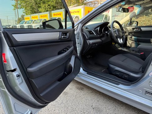 Used 2017 Subaru Legacy 2.5i Premium image 9