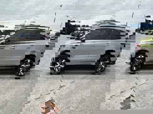 Used 2022 Kia Sorento EX w/ Panoramic Sunroof Package image 4
