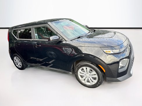 Used 2022 Kia Soul LX image 8