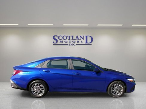 Used 2024 Hyundai Elantra SEL image 5