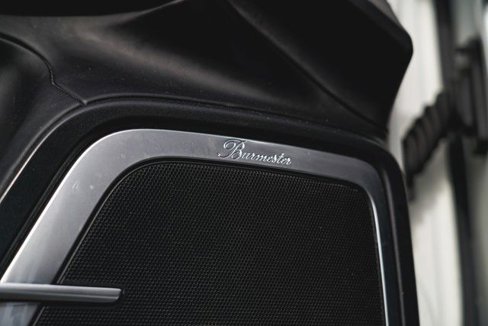 Used 2016 Porsche Cayenne Turbo image 17