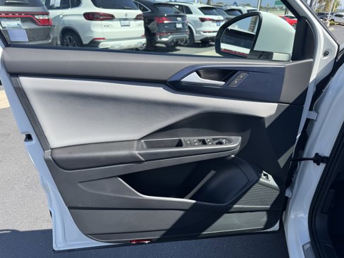 Certified 2023 Volkswagen Taos SE image 14