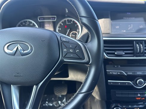 Used 2019 INFINITI QX30 image 14