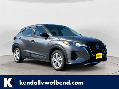 Used 2022 Nissan Kicks S image 1