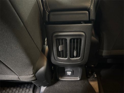 Used 2018 Jeep Compass Sport w/ Cold Weather Group image 17