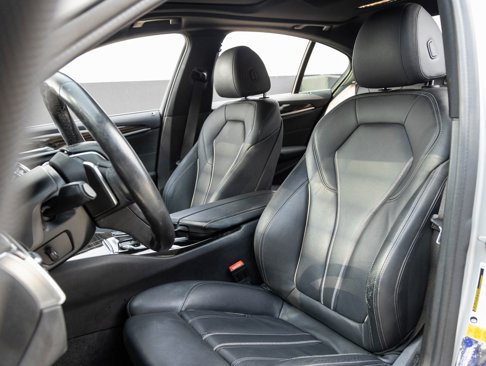 Used 2019 BMW 530i w/ Convenience Package image 5
