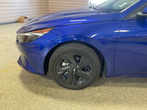 Used 2023 Hyundai Elantra SEL image 12