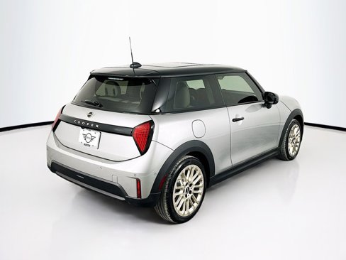 Certified 2025 MINI Cooper 2-Door Hardtop image 5