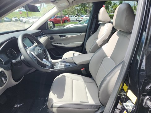 Used 2025 INFINITI QX50 Luxe image 18